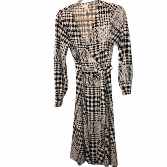 Richard Allen x HM Houndstooth Wrap Dress - Picture 8 of 10